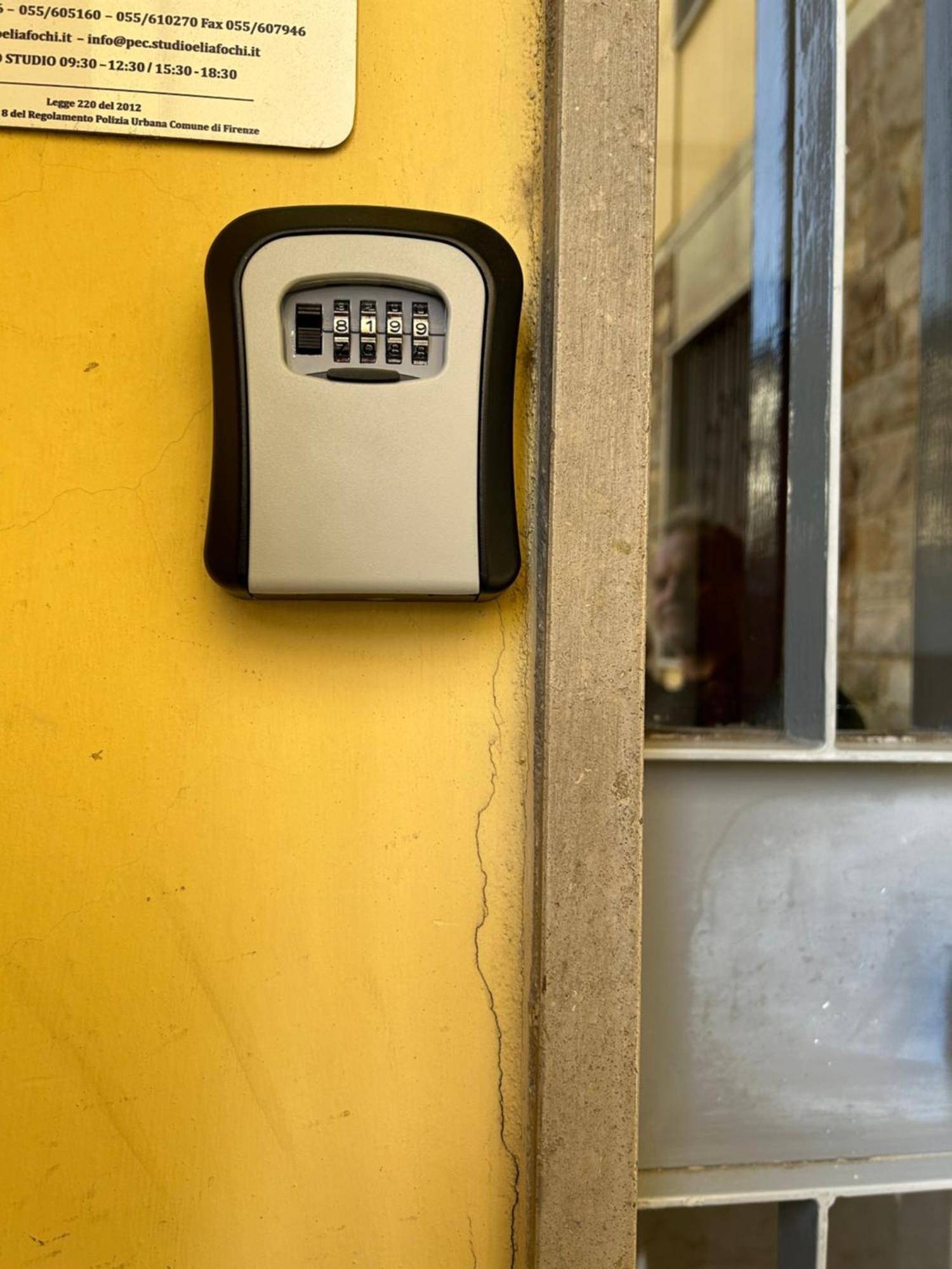 פירנצה Appartamento Incantevole Con Patio מראה חיצוני תמונה